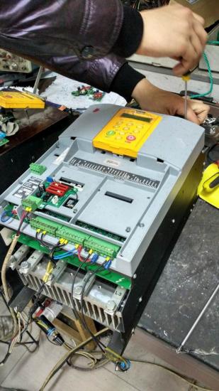 Trung tâm sửa chữa biến tần Paker uy tín toàn quốc – Tra cứu bảng mã lỗi biến tần Paker chính xác nhất